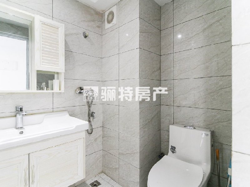 厨房及卫生间
