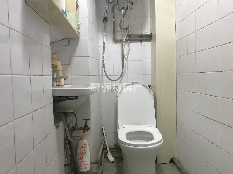 厨房及卫生间